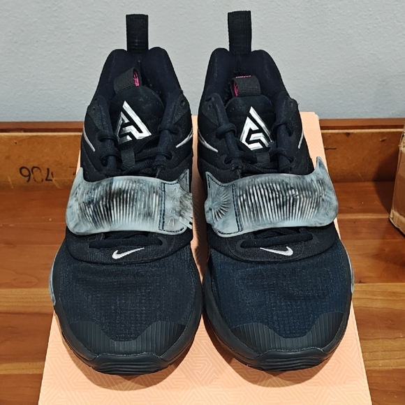 Nike Zoom Freak 3
Black Wolf Grey - Picture 4 of 15